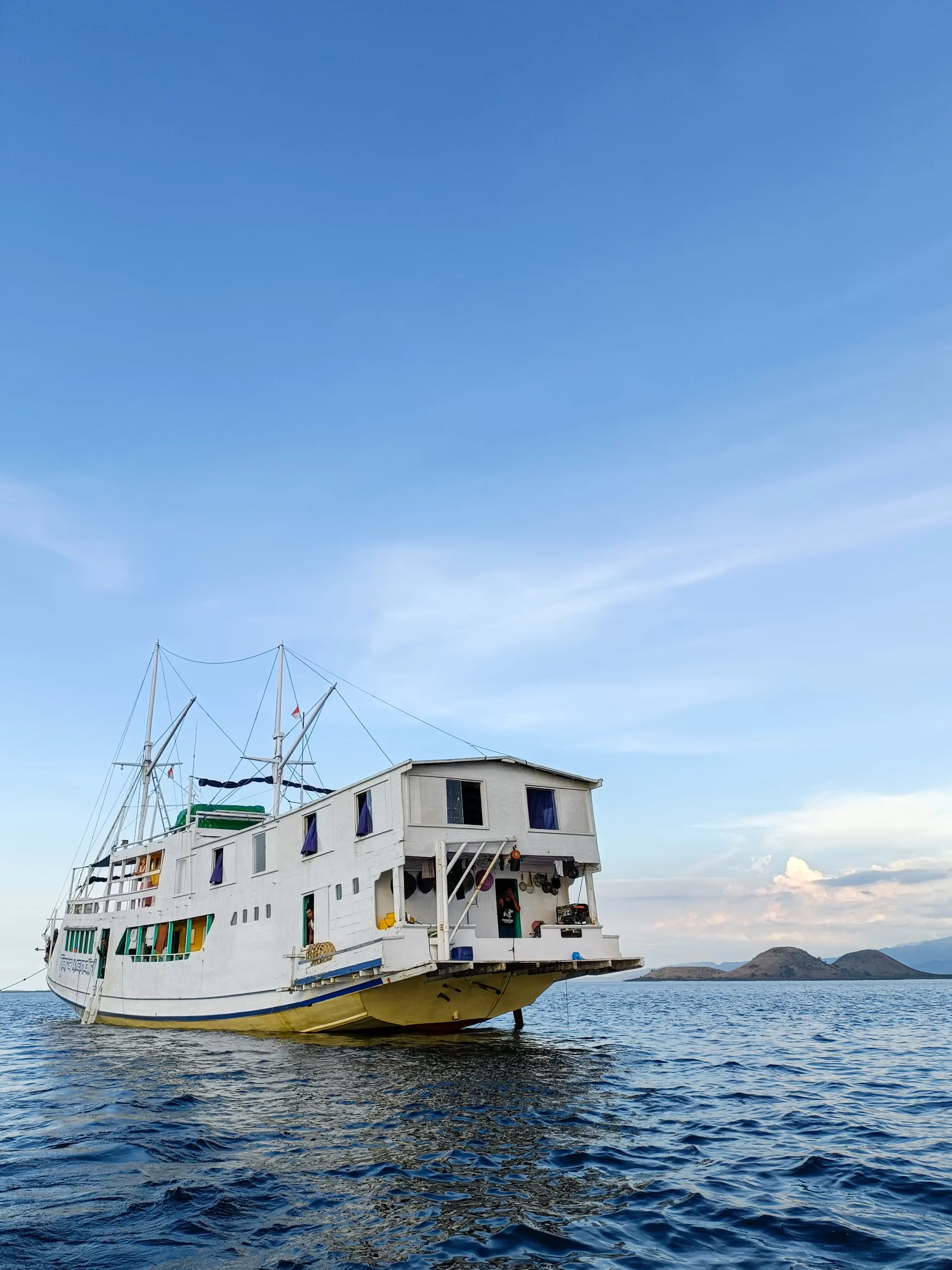 boat trip from lombok to flores